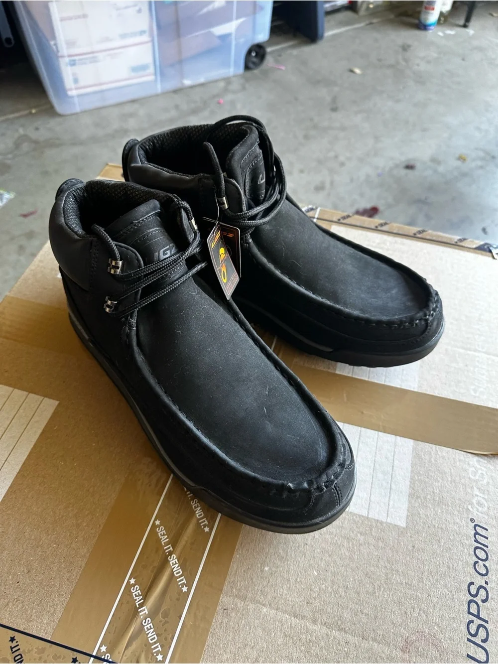 Men's Lugz  Black Casual Ankle Shoes - Sleek Everyday Comfort New with Tags
